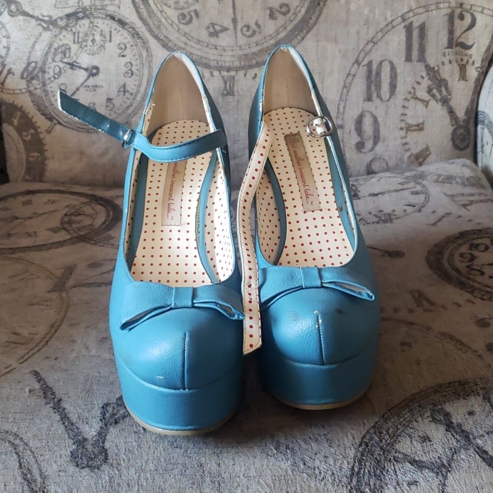 Bait footwear heels